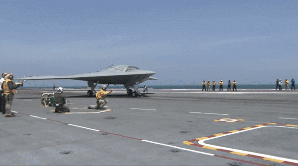 Autonomous Weapons Gain Support: A panel led by Eric Schmidt encouraged more military AI.